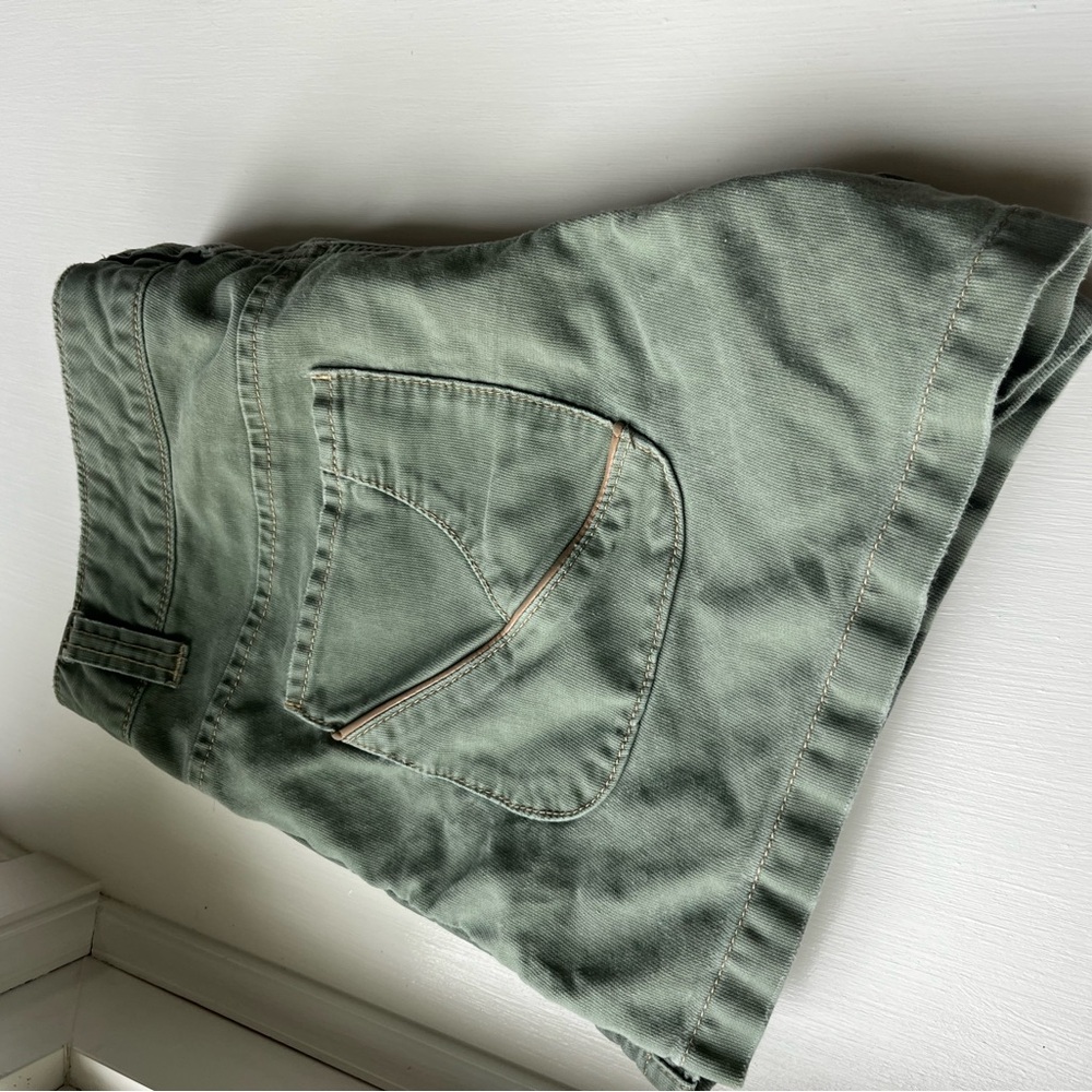 American Eagle Outfitters Green Cargo Shorts Casual Style - Picture 4 of 9